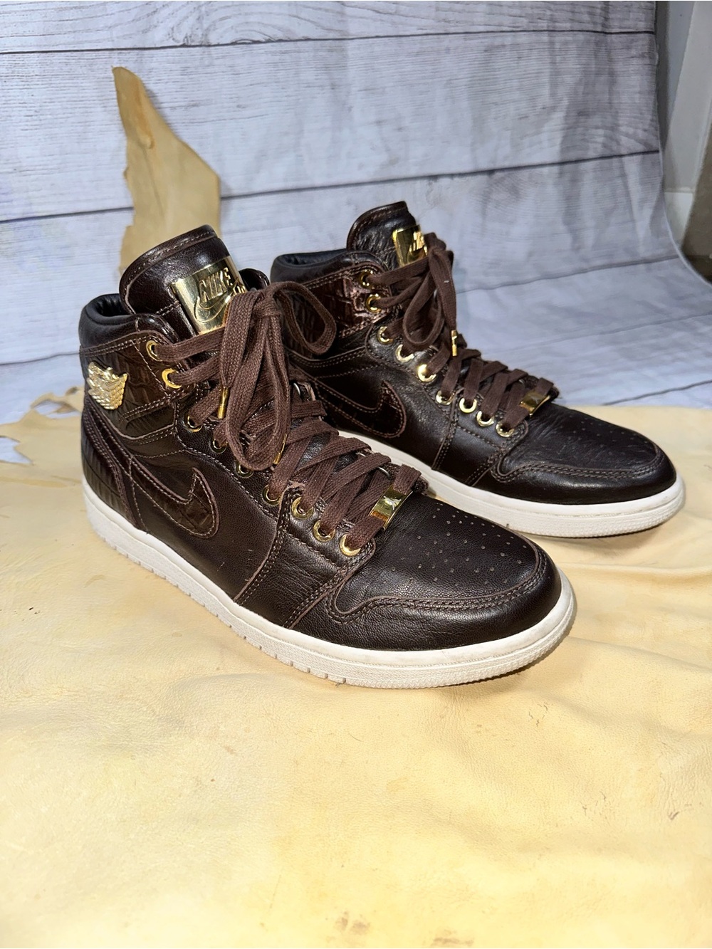 24K Gold Air Jordan 1 Retro High OG Pinnacle 'Croc' in Baroque Brown
